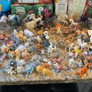 Huge bundle of vintage littlest pet shop